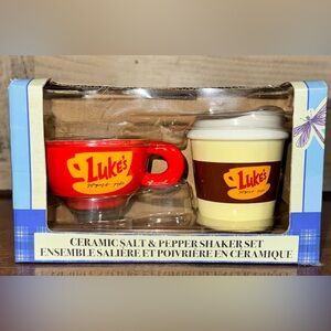 🥰 Gilmore Girls Luke's Diner Coffee Mug Design Ceramic Salt & Pepper Shaker Set